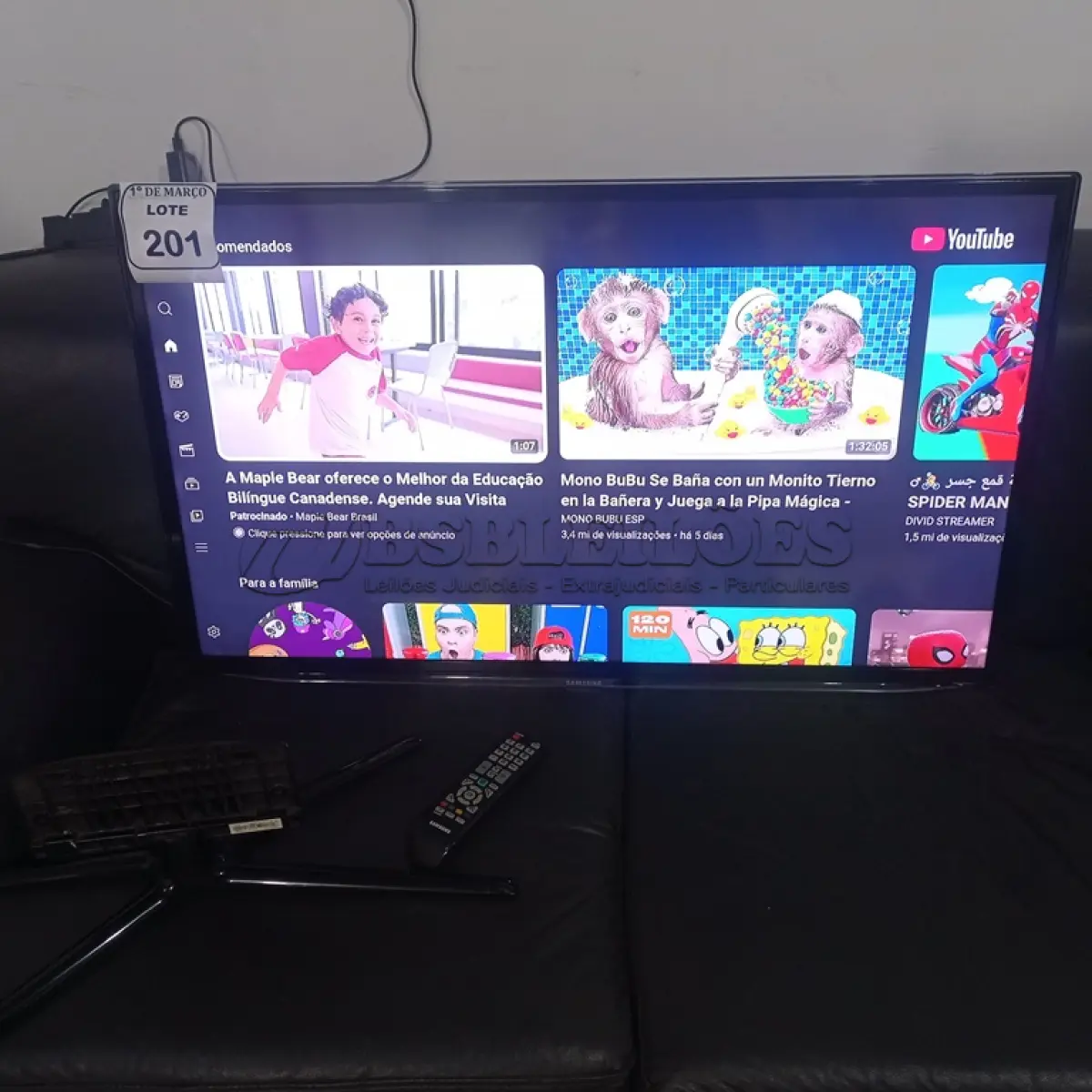 LOTE 201 - 01 TV LED SMART SAMSUNG 40” SERIE 6 FULL HD HDMI (FUNCIONANDO). (NO ESTADO) ATENÇÃO! FAZER A VISITAÇÃO ANTES DE ARREMATAR, NÃO SABEMOS SE FUNCIONA. LEILÃO NÃO TEM GARANTIA E NEM DEVOLUÇÃO, SUJEITO A POSSÍVEIS AVARIAS VISÍVEIS/OCULTAS E/OU AUSÊNCIA DE COMPONENTES.