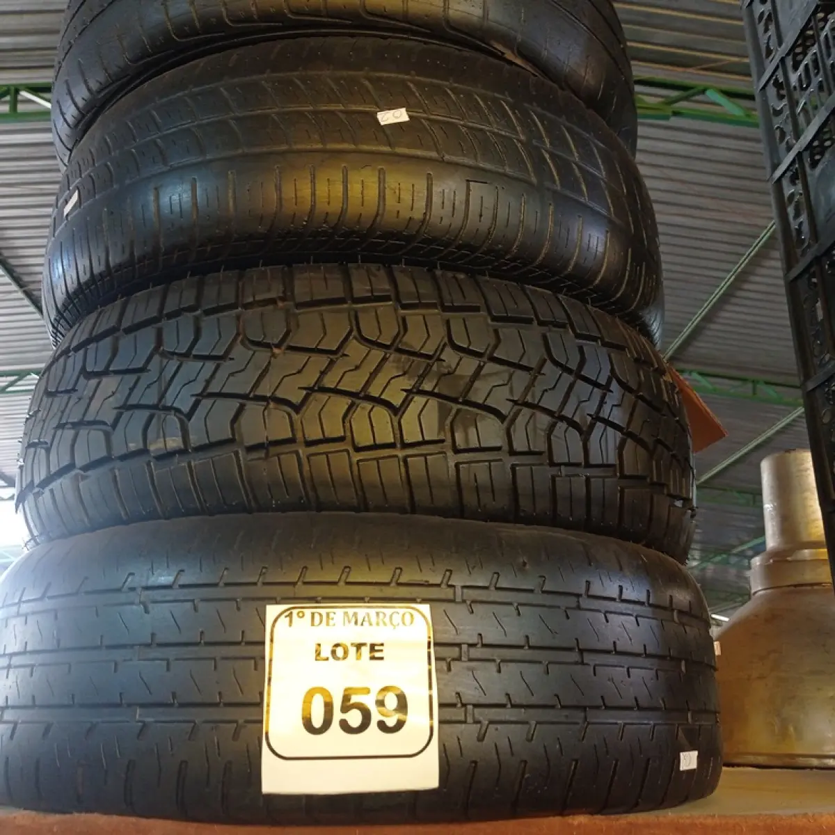 04 PNEUS USADOS 205/65 ARO 15. (NO ESTADO) ATENÇÃO! FAZER A VISITAÇÃO ANTES DE ARREMATAR, NÃO SABEMOS SE FUNCIONA. LEILÃO NÃO TEM GARANTIA E NEM DEVOLUÇÃO, SUJEITO A POSSÍVEIS AVARIAS VISÍVEIS/OCULTAS E/OU AUSÊNCIA DE COMPONENTES.