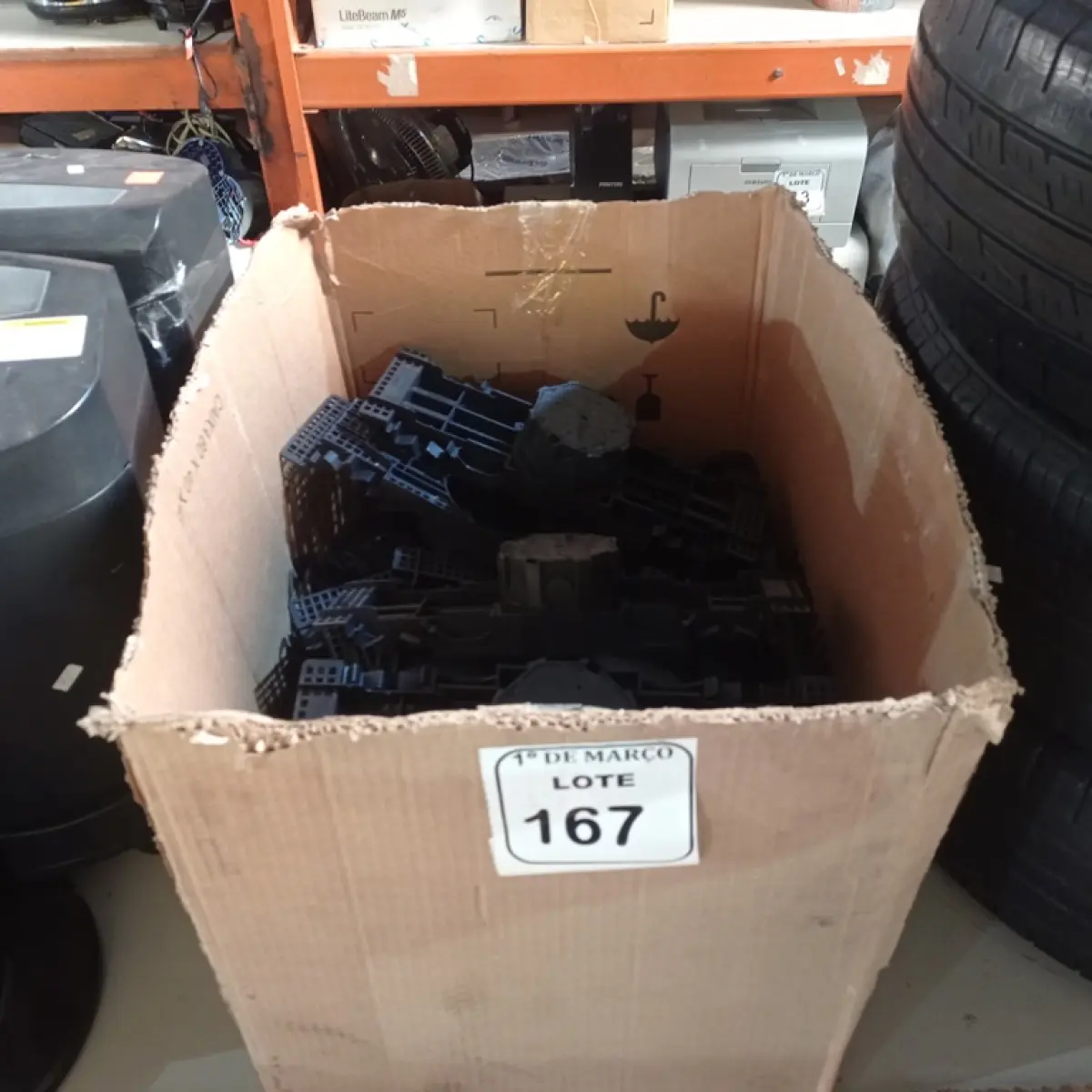 01 LOTE COM CAIXAS DE LUZ PARA LAJOTA. (NOVO) (NO ESTADO) ATENÇÃO! FAZER A VISITAÇÃO ANTES DE ARREMATAR, NÃO SABEMOS SE FUNCIONA. LEILÃO NÃO TEM GARANTIA E NEM DEVOLUÇÃO, SUJEITO A POSSÍVEIS AVARIAS VISÍVEIS/OCULTAS E/OU AUSÊNCIA DE COMPONENTES.