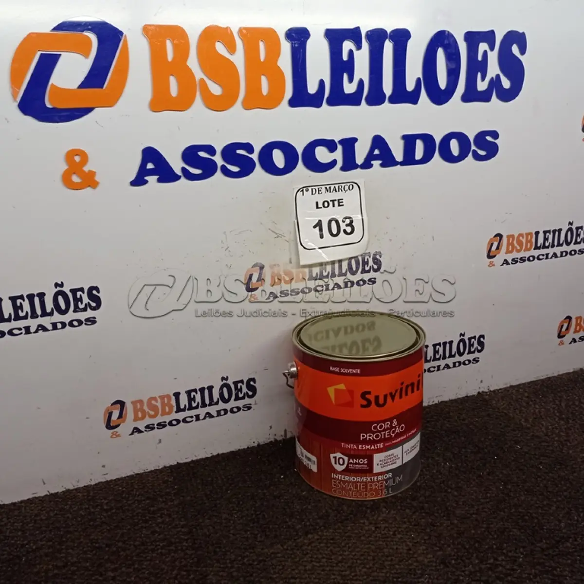 LOTE 103 - 01 LATA DE TINTA ESMALTE PARA MADEIRAS E METAIS NA COR BRILHANTE PLATINA DE 3,6L MARCA SUVINIL. (NOVO) (NO ESTADO) ATENÇÃO! FAZER A VISITAÇÃO ANTES DE ARREMATAR, NÃO SABEMOS SE FUNCIONA. LEILÃO NÃO TEM GARANTIA E NEM DEVOLUÇÃO, SUJEITO A POSSÍVEIS AVARIAS VISÍVEIS/OCULTAS E/OU AUSÊNCIA DE COMPONENTES.