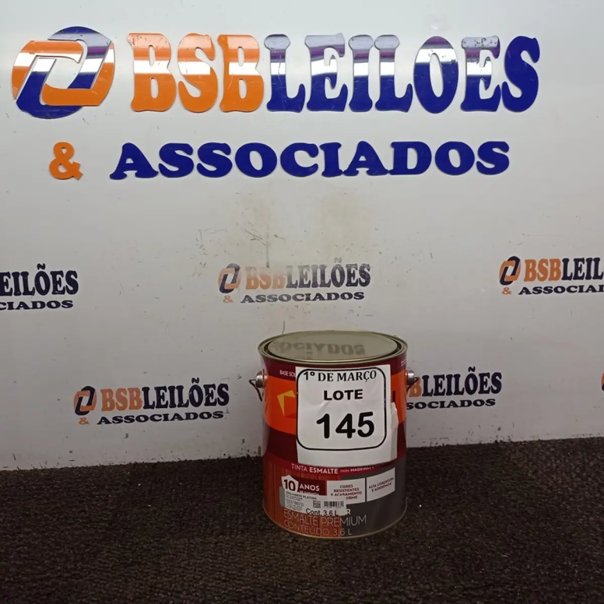 01 LATA DE TINTA ESMALTE PARA MADEIRAS E METAIS NA COR BRILHANTE PLATINA DE 3,6L MARCA SUVINIL. (NOVO) (NO ESTADO) ATENÇÃO! FAZER A VISITAÇÃO ANTES DE ARREMATAR, NÃO SABEMOS SE FUNCIONA. LEILÃO NÃO TEM GARANTIA E NEM DEVOLUÇÃO, SUJEITO A POSSÍVEIS AVARIAS VISÍVEIS/OCULTAS E/OU AUSÊNCIA DE COMPONENTES.