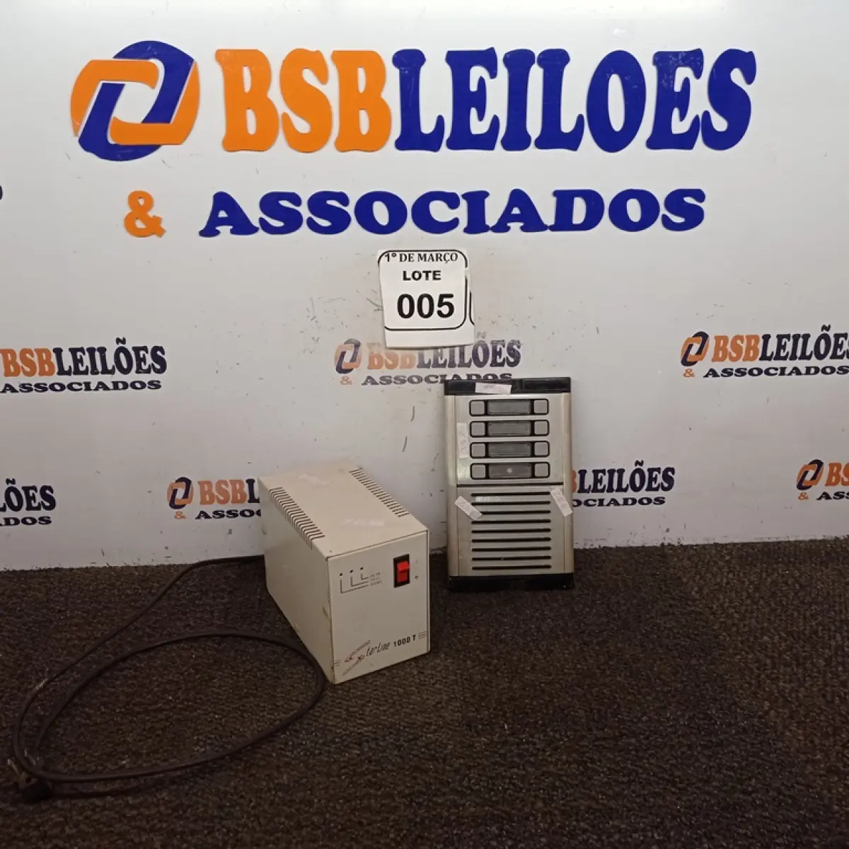01 INTERFONE PARA CONDOMÍNIO COM 08 CANAIS HDL E 01 FONTE PARA COMPUTADOR STAR LINE. (NO ESTADO) ATENÇÃO! FAZER A VISITAÇÃO ANTES DE ARREMATAR, NÃO SABEMOS SE FUNCIONA. LEILÃO NÃO TEM GARANTIA E NEM DEVOLUÇÃO, SUJEITO A POSSÍVEIS AVARIAS VISÍVEIS/OCULTAS E/OU AUSÊNCIA DE COMPONENTES.