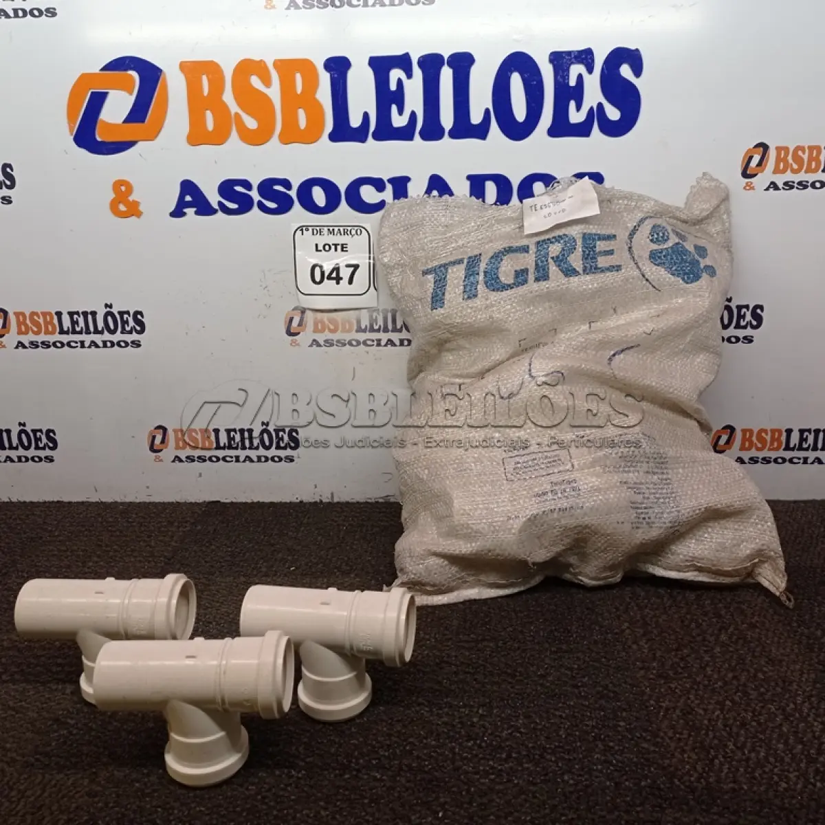 LOTE 047 - 20 UNIDADES DE TEE DE ESGOTO MM. (NOVO) (NO ESTADO) ATENÇÃO! FAZER A VISITAÇÃO ANTES DE ARREMATAR, NÃO SABEMOS SE FUNCIONA. LEILÃO NÃO TEM GARANTIA E NEM DEVOLUÇÃO, SUJEITO A POSSÍVEIS AVARIAS VISÍVEIS/OCULTAS E/OU AUSÊNCIA DE COMPONENTES.