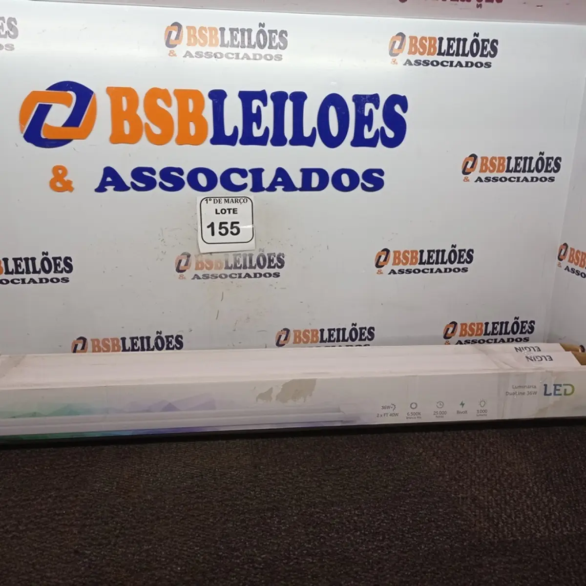 05 LUMINÁRIAS LED DUOLINE 36W MARCA ELGIN. (NOVO) (NO ESTADO) ATENÇÃO! FAZER A VISITAÇÃO ANTES DE ARREMATAR, NÃO SABEMOS SE FUNCIONA. LEILÃO NÃO TEM GARANTIA E NEM DEVOLUÇÃO, SUJEITO A POSSÍVEIS AVARIAS VISÍVEIS/OCULTAS E/OU AUSÊNCIA DE COMPONENTES.