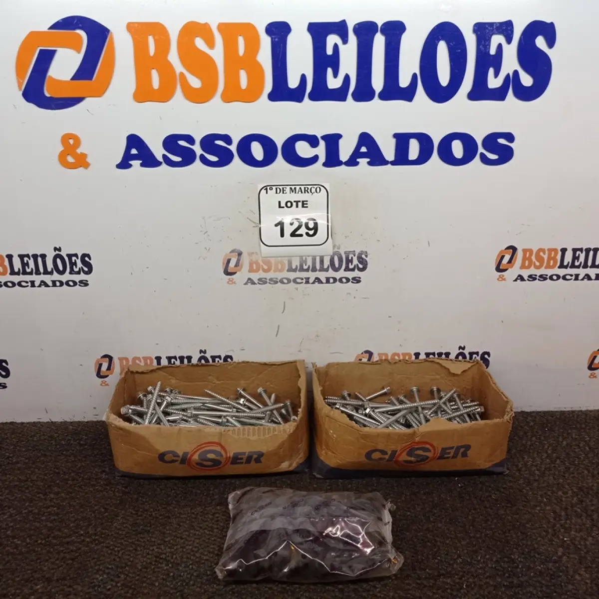 01 LOTE COM DIVERSOS PARAFUSOS SEXTAVADO E DIVERSAS BORRACHINHAS. (NOVO) (NO ESTADO) ATENÇÃO! FAZER A VISITAÇÃO ANTES DE ARREMATAR, NÃO SABEMOS SE FUNCIONA. LEILÃO NÃO TEM GARANTIA E NEM DEVOLUÇÃO, SUJEITO A POSSÍVEIS AVARIAS VISÍVEIS/OCULTAS E/OU AUSÊNCIA DE COMPONENTES.