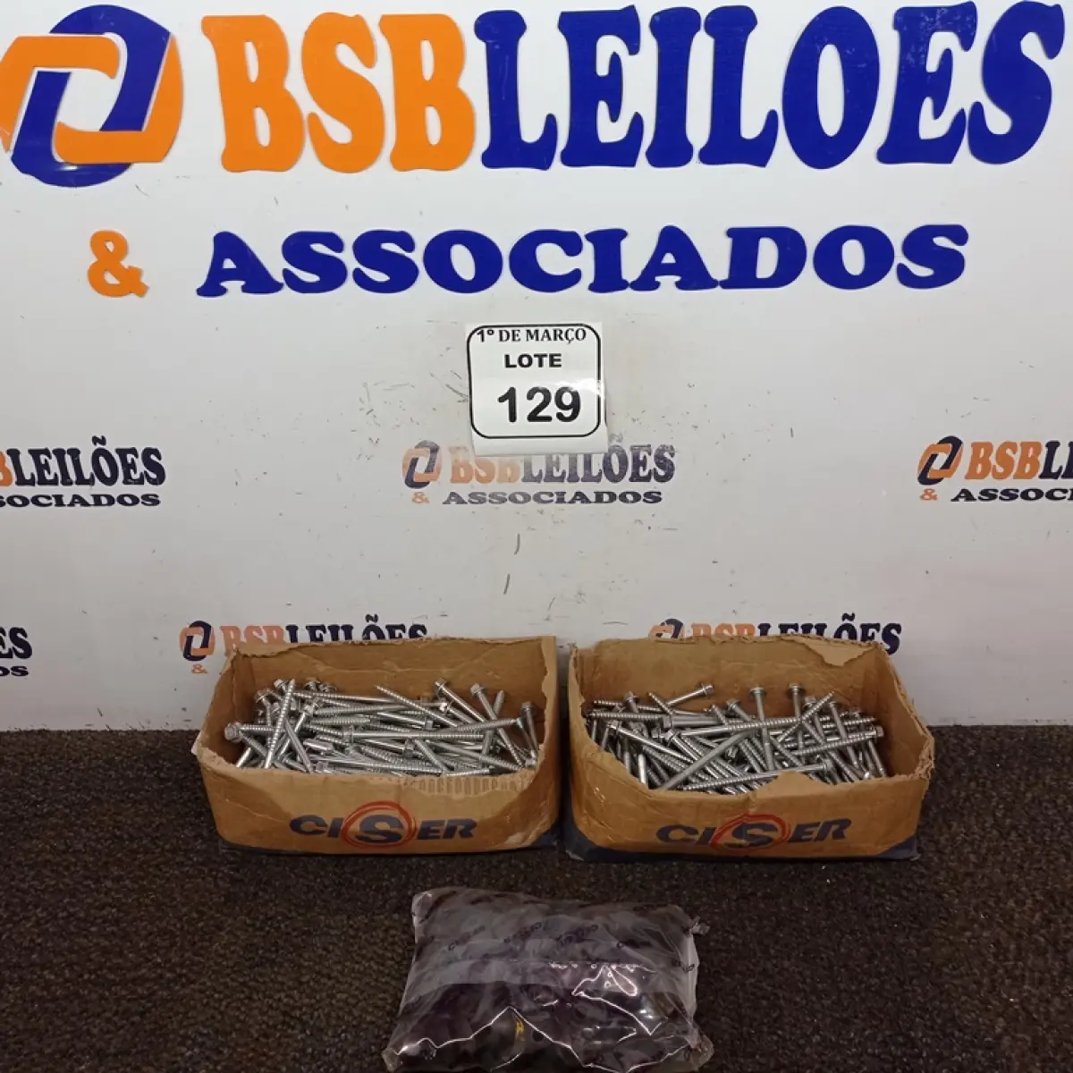 01 LOTE COM DIVERSOS PARAFUSOS SEXTAVADO E DIVERSAS BORRACHINHAS. (NOVO) (NO ESTADO) ATENÇÃO! FAZER A VISITAÇÃO ANTES DE ARREMATAR, NÃO SABEMOS SE FUNCIONA. LEILÃO NÃO TEM GARANTIA E NEM DEVOLUÇÃO, SUJEITO A POSSÍVEIS AVARIAS VISÍVEIS/OCULTAS E/OU AUSÊNCIA DE COMPONENTES.