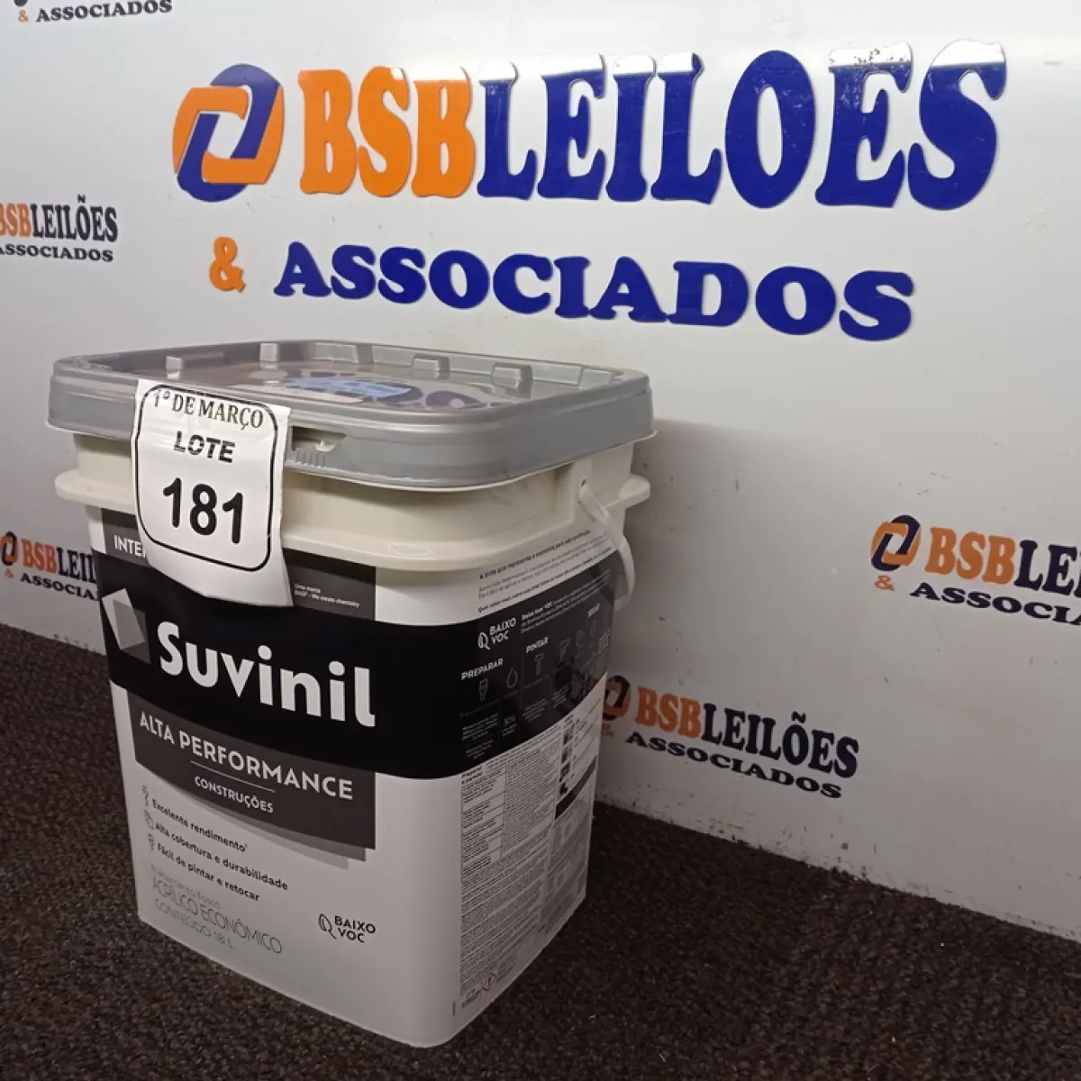 01 GALÃO DE TINTA SUVINIL DE 18L PARA INTERIORES ACABAMENTO FOSCO BRANCO. (NOVO) (NO ESTADO) ATENÇÃO! FAZER A VISITAÇÃO ANTES DE ARREMATAR, NÃO SABEMOS SE FUNCIONA. LEILÃO NÃO TEM GARANTIA E NEM DEVOLUÇÃO, SUJEITO A POSSÍVEIS AVARIAS VISÍVEIS/OCULTAS E/OU AUSÊNCIA DE COMPONENTES.