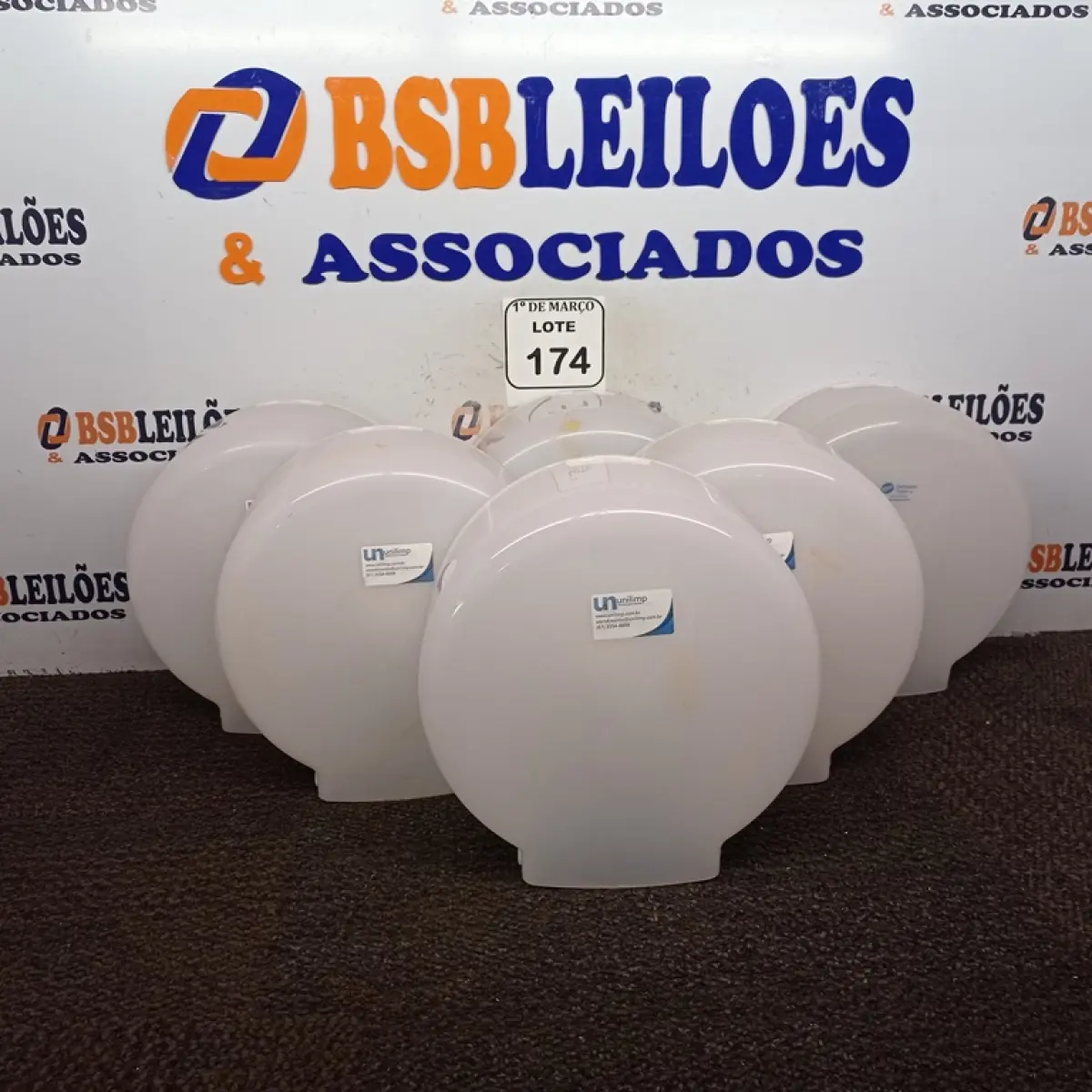 06 DISPENSES DE PAPEL PARA BANHEIRO. (NOVO) (NO ESTADO) ATENÇÃO! FAZER A VISITAÇÃO ANTES DE ARREMATAR, NÃO SABEMOS SE FUNCIONA. LEILÃO NÃO TEM GARANTIA E NEM DEVOLUÇÃO, SUJEITO A POSSÍVEIS AVARIAS VISÍVEIS/OCULTAS E/OU AUSÊNCIA DE COMPONENTES.