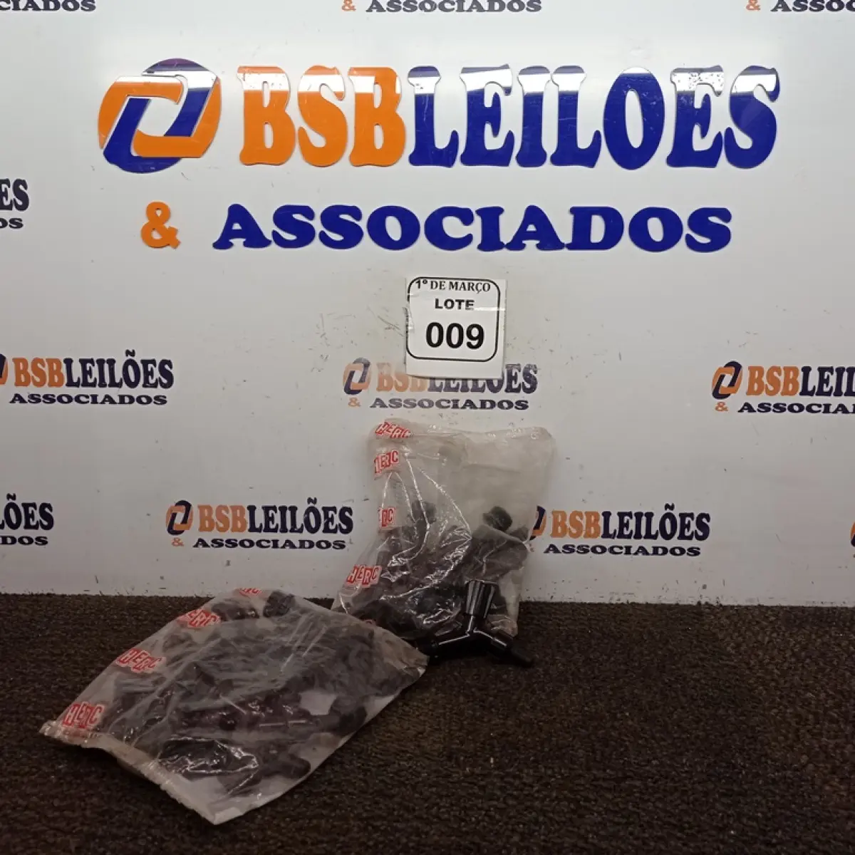 01 LOTE COM APROXIMADAMENTE 32 TORNEIRAS DE JARDIM. (NOVA) (NO ESTADO) ATENÇÃO! FAZER A VISITAÇÃO ANTES DE ARREMATAR, NÃO SABEMOS SE FUNCIONA. LEILÃO NÃO TEM GARANTIA E NEM DEVOLUÇÃO, SUJEITO A POSSÍVEIS AVARIAS VISÍVEIS/OCULTAS E/OU AUSÊNCIA DE COMPONENTES.