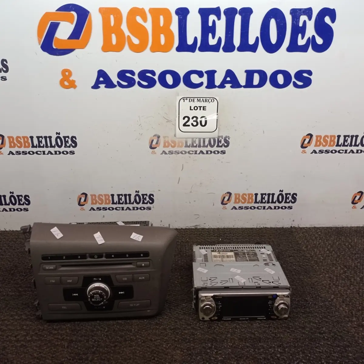02 APARELHOS DE SOM ALTO MOTIVO SEM RABICHOS. (NO ESTADO) ATENÇÃO! FAZER A VISITAÇÃO ANTES DE ARREMATAR, NÃO SABEMOS SE FUNCIONA. LEILÃO NÃO TEM GARANTIA E NEM DEVOLUÇÃO, SUJEITO A POSSÍVEIS AVARIAS VISÍVEIS/OCULTAS E/OU AUSÊNCIA DE COMPONENTES.
