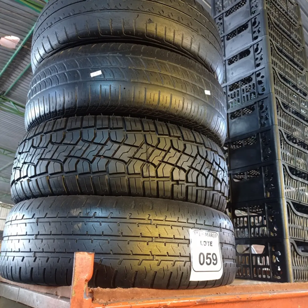 04 PNEUS USADOS 205/65 ARO 15. (NO ESTADO) ATENÇÃO! FAZER A VISITAÇÃO ANTES DE ARREMATAR, NÃO SABEMOS SE FUNCIONA. LEILÃO NÃO TEM GARANTIA E NEM DEVOLUÇÃO, SUJEITO A POSSÍVEIS AVARIAS VISÍVEIS/OCULTAS E/OU AUSÊNCIA DE COMPONENTES.