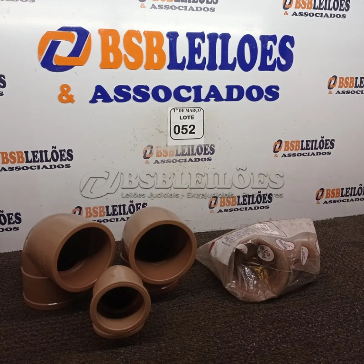 LOTE 052 - 03 JOELHOS 90 SOLDAVEL-110MM E 01 JOELHO 90 SOLD 75MM. (NOVO) (NO ESTADO) ATENÇÃO! FAZER A VISITAÇÃO ANTES DE ARREMATAR, NÃO SABEMOS SE FUNCIONA. LEILÃO NÃO TEM GARANTIA E NEM DEVOLUÇÃO, SUJEITO A POSSÍVEIS AVARIAS VISÍVEIS/OCULTAS E/OU AUSÊNCIA DE COMPONENTES.