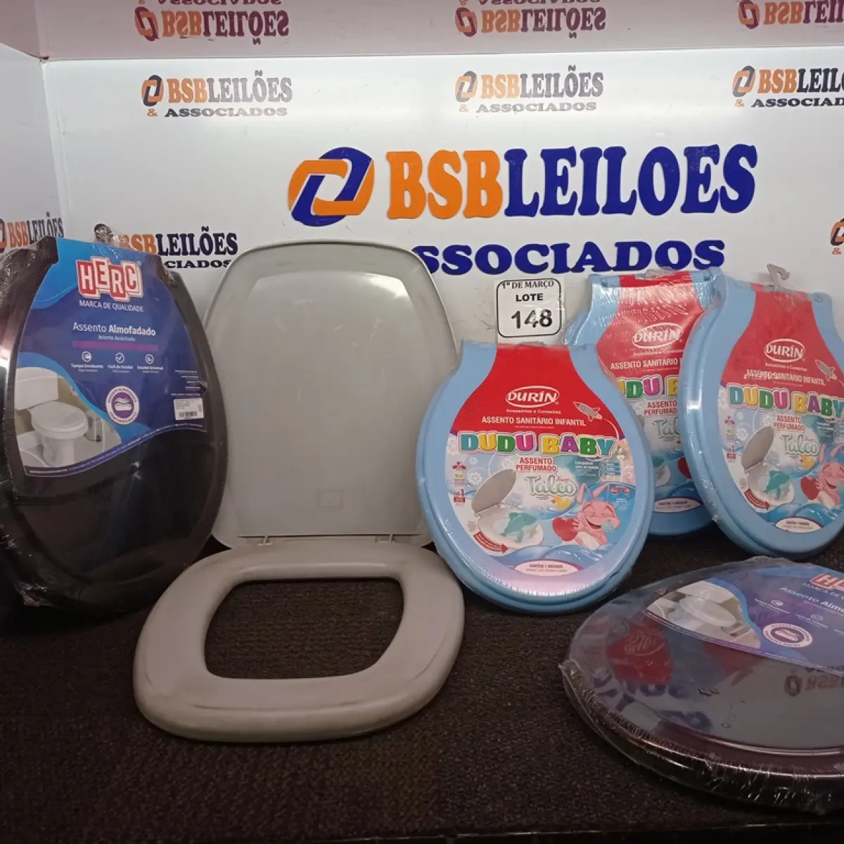 03 ACENTOS SANITÁRIOS INFANTIL NA COR AZUL, 02 NA COR PRETA E 01 CINZA. (NOVO) (NO ESTADO) ATENÇÃO! FAZER A VISITAÇÃO ANTES DE ARREMATAR, NÃO SABEMOS SE FUNCIONA. LEILÃO NÃO TEM GARANTIA E NEM DEVOLUÇÃO, SUJEITO A POSSÍVEIS AVARIAS VISÍVEIS/OCULTAS E/OU AUSÊNCIA DE COMPONENTES.