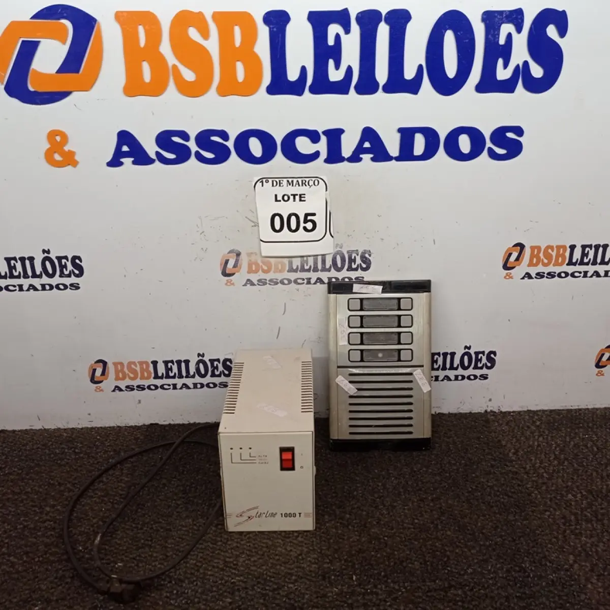 01 INTERFONE PARA CONDOMÍNIO COM 08 CANAIS HDL E 01 FONTE PARA COMPUTADOR STAR LINE. (NO ESTADO) ATENÇÃO! FAZER A VISITAÇÃO ANTES DE ARREMATAR, NÃO SABEMOS SE FUNCIONA. LEILÃO NÃO TEM GARANTIA E NEM DEVOLUÇÃO, SUJEITO A POSSÍVEIS AVARIAS VISÍVEIS/OCULTAS E/OU AUSÊNCIA DE COMPONENTES.