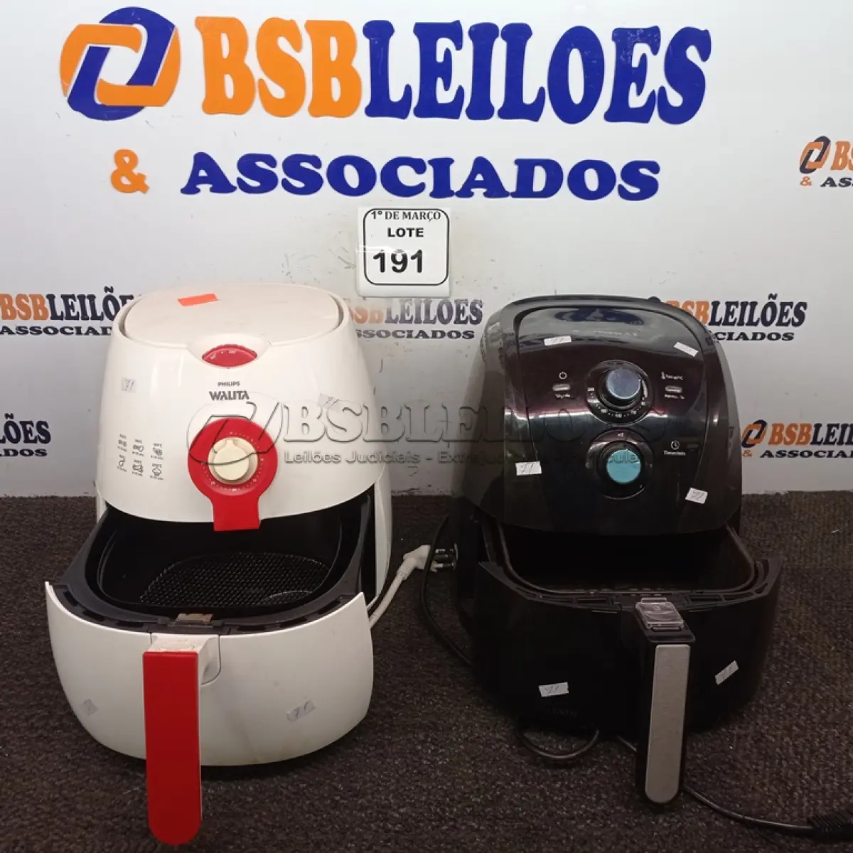 LOTE 191 - 01 AIR FRYER MONDIAL E 01 AIR FRYER WALITA.  (NO ESTADO) ATENÇÃO! FAZER A VISITAÇÃO ANTES DE ARREMATAR, NÃO SABEMOS SE FUNCIONA. LEILÃO NÃO TEM GARANTIA E NEM DEVOLUÇÃO, SUJEITO A POSSÍVEIS AVARIAS VISÍVEIS/OCULTAS E/OU AUSÊNCIA DE COMPONENTES.