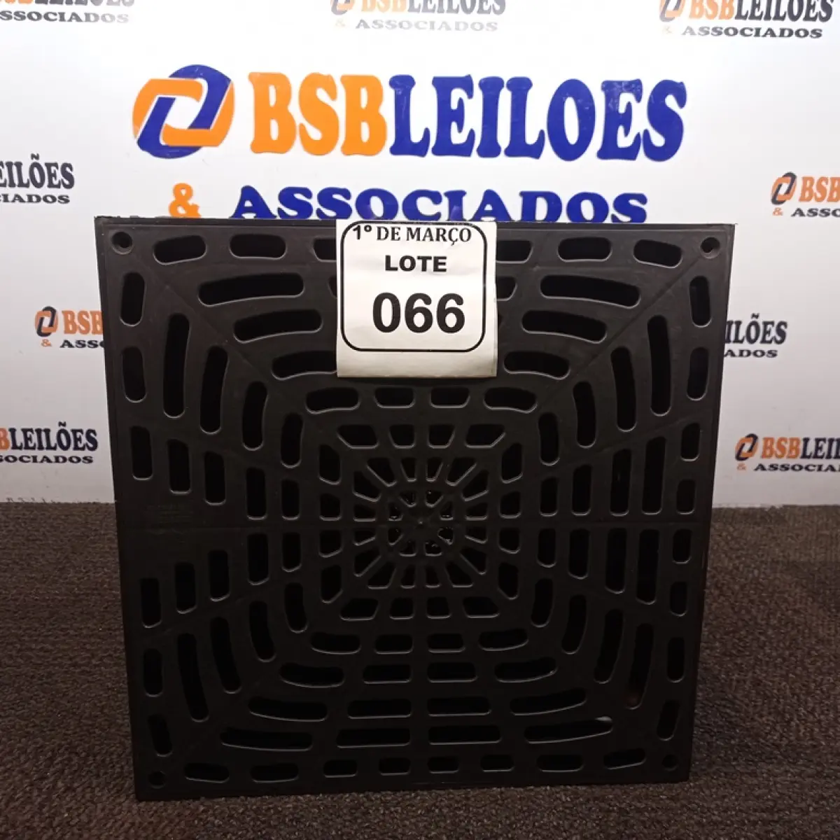 01 CAIXA COLETORA DE ÁGUA PLUVIAL. (NOVO) (NO ESTADO) ATENÇÃO! FAZER A VISITAÇÃO ANTES DE ARREMATAR, NÃO SABEMOS SE FUNCIONA. LEILÃO NÃO TEM GARANTIA E NEM DEVOLUÇÃO, SUJEITO A POSSÍVEIS AVARIAS VISÍVEIS/OCULTAS E/OU AUSÊNCIA DE COMPONENTES.