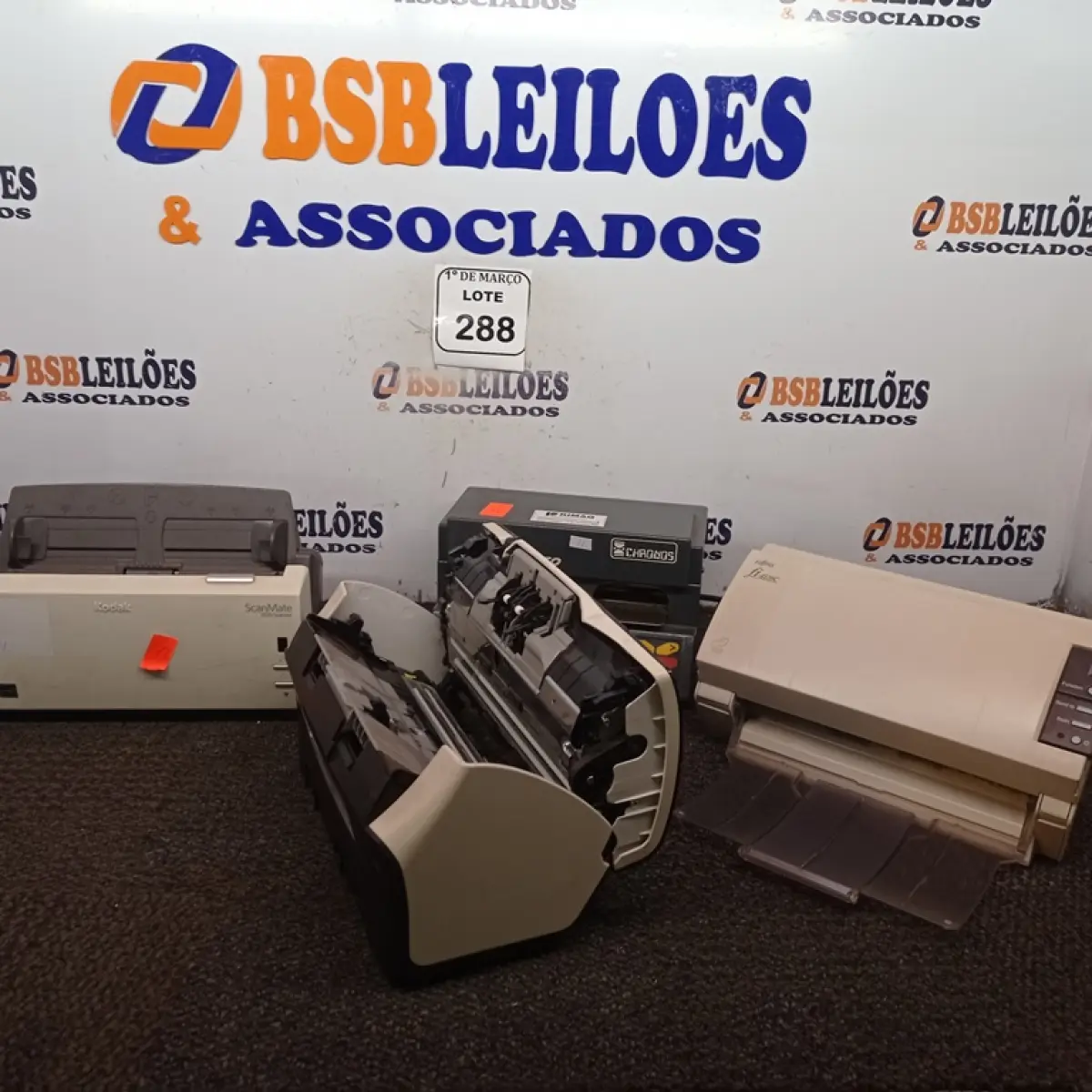 01 LOTE COM SCANNERS, PROTOCOLADORA DE CHEQUES. (NO ESTADO) ATENÇÃO! FAZER A VISITAÇÃO ANTES DE ARREMATAR, NÃO SABEMOS SE FUNCIONA. LEILÃO NÃO TEM GARANTIA E NEM DEVOLUÇÃO, SUJEITO A POSSÍVEIS AVARIAS VISÍVEIS/OCULTAS E/OU AUSÊNCIA DE COMPONENTES.