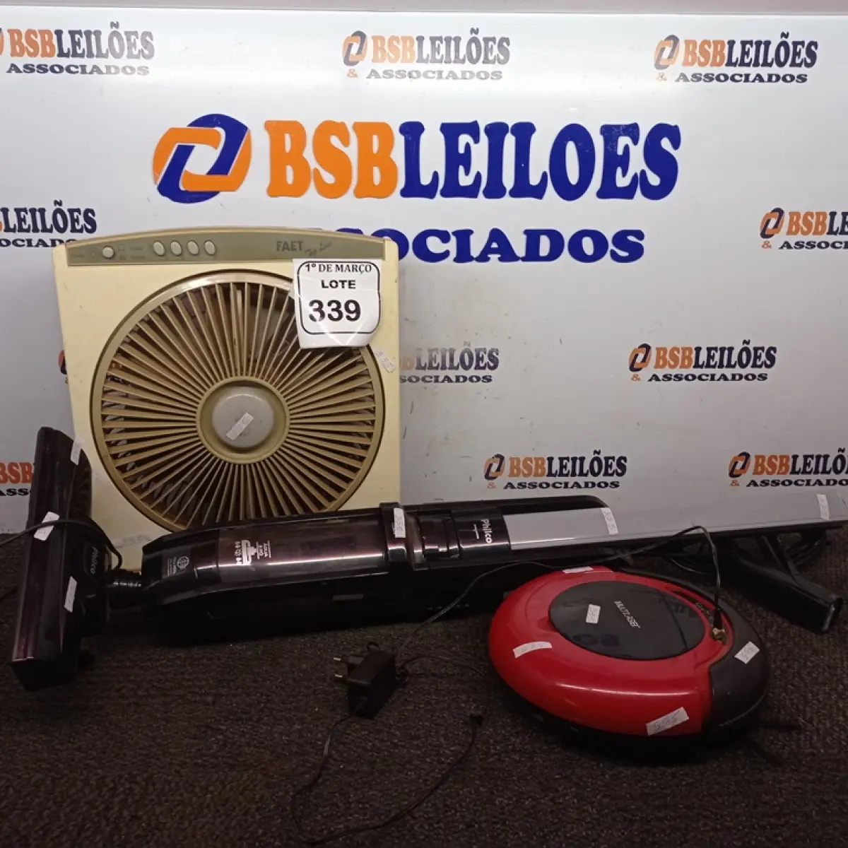 01 VENTILADOR FAET, 01 ASPIRADOR DE PÓ PHILCO E E 01 ASPIRADOR ROBÔ MULTILASER. (NO ESTADO) ATENÇÃO! FAZER A VISITAÇÃO ANTES DE ARREMATAR, NÃO SABEMOS SE FUNCIONA. LEILÃO NÃO TEM GARANTIA E NEM DEVOLUÇÃO, SUJEITO A POSSÍVEIS AVARIAS VISÍVEIS/OCULTAS E/OU AUSÊNCIA DE COMPONENTES.