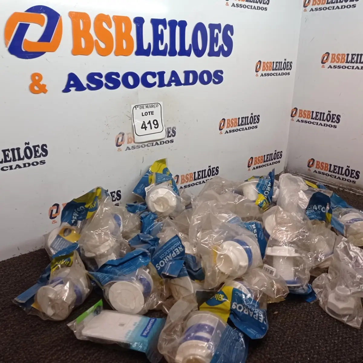 01 LOTE COM VÁLVULA DE ESCOAMENTO BRANCO DE 1,1/4. (NO ESTADO) ATENÇÃO! FAZER A VISITAÇÃO ANTES DE ARREMATAR, NÃO SABEMOS SE FUNCIONA. LEILÃO NÃO TEM GARANTIA E NEM DEVOLUÇÃO, SUJEITO A POSSÍVEIS AVARIAS VISÍVEIS/OCULTAS E/OU AUSÊNCIA DE COMPONENTES.