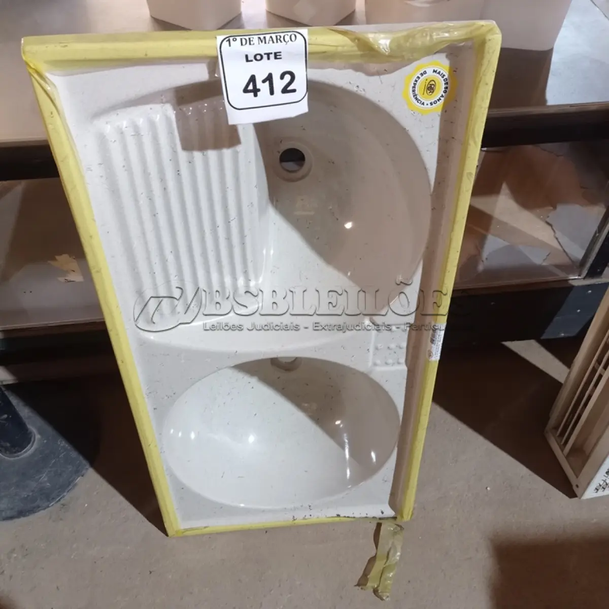 LOTE 412 - 01 TANQUE DE FIBRA MEDINDO 100MX0,51CM.  (NO ESTADO) ATENÇÃO! FAZER A VISITAÇÃO ANTES DE ARREMATAR, NÃO SABEMOS SE FUNCIONA. LEILÃO NÃO TEM GARANTIA E NEM DEVOLUÇÃO, SUJEITO A POSSÍVEIS AVARIAS VISÍVEIS/OCULTAS E/OU AUSÊNCIA DE COMPONENTES.