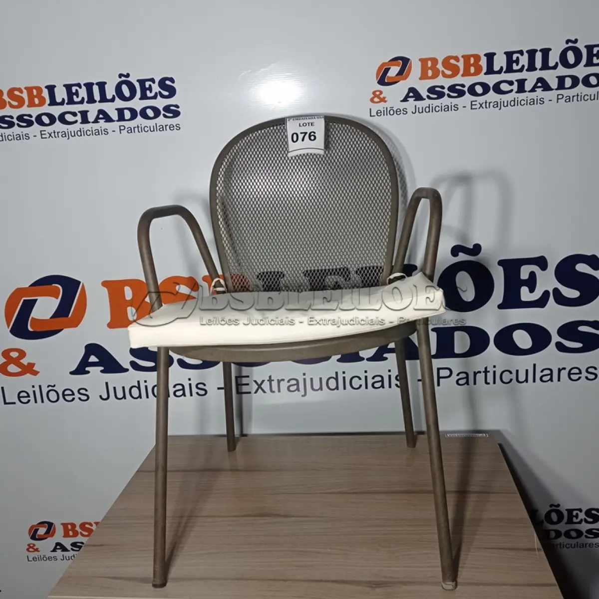 LOTE 076