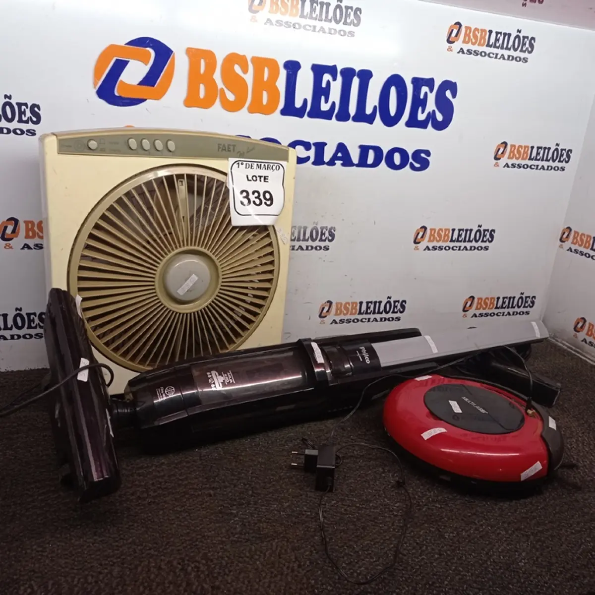 01 VENTILADOR FAET, 01 ASPIRADOR DE PÓ PHILCO E E 01 ASPIRADOR ROBÔ MULTILASER. (NO ESTADO) ATENÇÃO! FAZER A VISITAÇÃO ANTES DE ARREMATAR, NÃO SABEMOS SE FUNCIONA. LEILÃO NÃO TEM GARANTIA E NEM DEVOLUÇÃO, SUJEITO A POSSÍVEIS AVARIAS VISÍVEIS/OCULTAS E/OU AUSÊNCIA DE COMPONENTES.