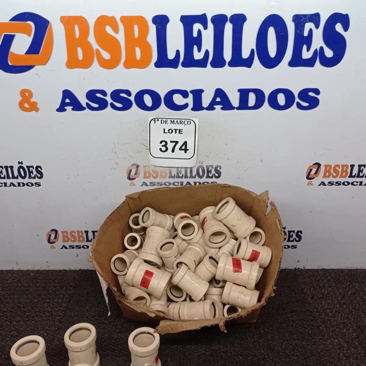 01 LOTE COM LUVAS DE CORRER DN35MM E DN28MM. (NO ESTADO) ATENÇÃO! FAZER A VISITAÇÃO ANTES DE ARREMATAR, NÃO SABEMOS SE FUNCIONA. LEILÃO NÃO TEM GARANTIA E NEM DEVOLUÇÃO, SUJEITO A POSSÍVEIS AVARIAS VISÍVEIS/OCULTAS E/OU AUSÊNCIA DE COMPONENTES.