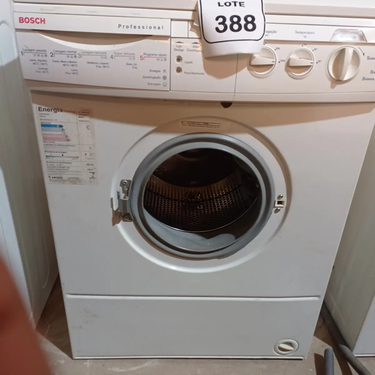 01 MÁQUINA DE LAVAR ROUPAS BOSCH   220 VOLTS COM AVARIAS. (NO ESTADO) ATENÇÃO! FAZER A VISITAÇÃO ANTES DE ARREMATAR, NÃO SABEMOS SE FUNCIONA. LEILÃO NÃO TEM GARANTIA E NEM DEVOLUÇÃO, SUJEITO A POSSÍVEIS AVARIAS VISÍVEIS/OCULTAS E/OU AUSÊNCIA DE COMPONENTES.