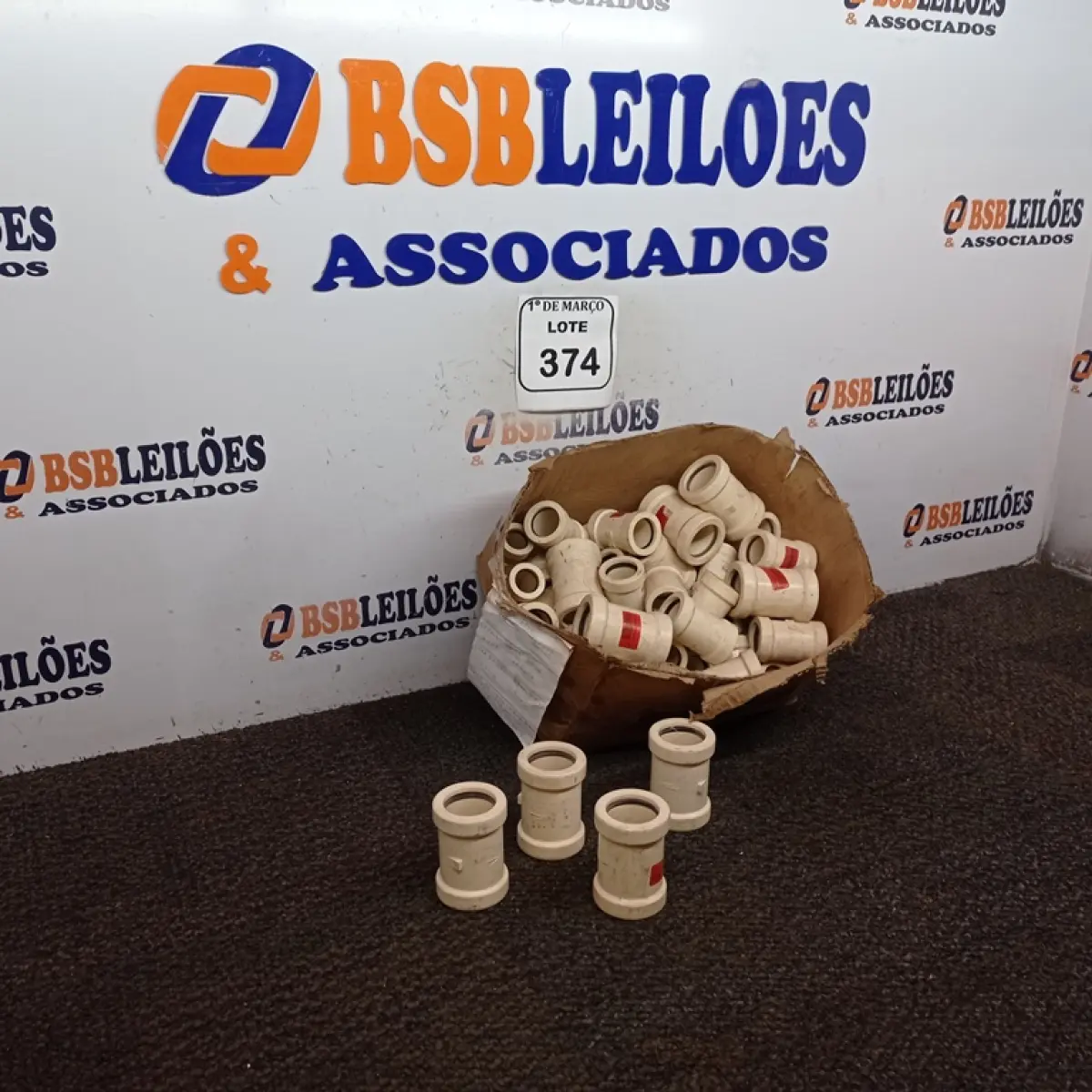 01 LOTE COM LUVAS DE CORRER DN35MM E DN28MM. (NO ESTADO) ATENÇÃO! FAZER A VISITAÇÃO ANTES DE ARREMATAR, NÃO SABEMOS SE FUNCIONA. LEILÃO NÃO TEM GARANTIA E NEM DEVOLUÇÃO, SUJEITO A POSSÍVEIS AVARIAS VISÍVEIS/OCULTAS E/OU AUSÊNCIA DE COMPONENTES.