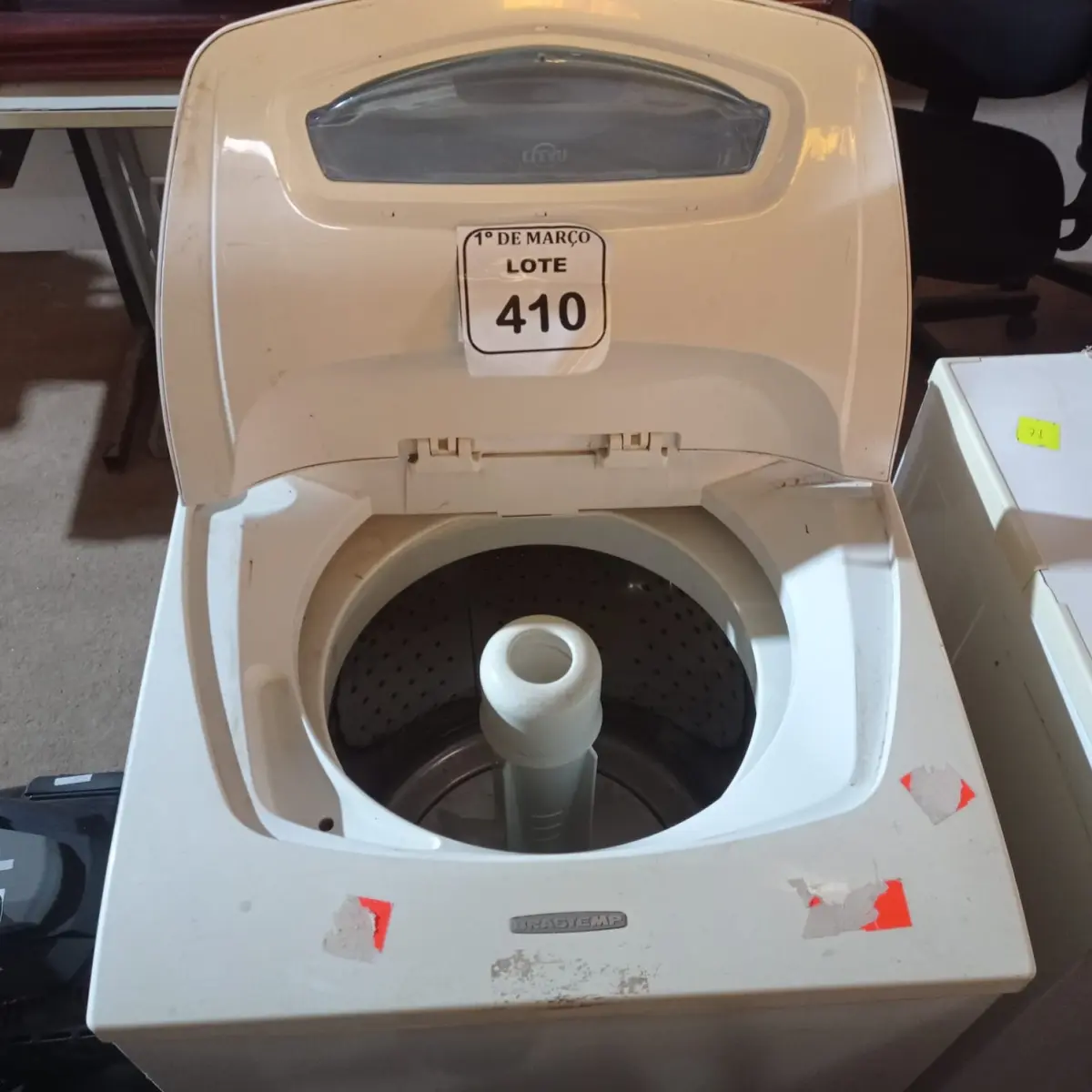 01 MÁQUINA DE LAVAR ROUPAS BRASTEMP. (NO ESTADO) ATENÇÃO! FAZER A VISITAÇÃO ANTES DE ARREMATAR, NÃO SABEMOS SE FUNCIONA. LEILÃO NÃO TEM GARANTIA E NEM DEVOLUÇÃO, SUJEITO A POSSÍVEIS AVARIAS VISÍVEIS/OCULTAS E/OU AUSÊNCIA DE COMPONENTES.