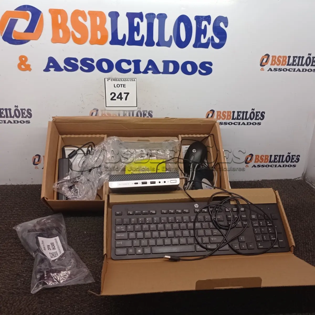LOTE 247 - 01 CPU HP, MOUSE, TECLADO E CARREGADOR.(NO ESTADO EM QUE SE ENCONTRA. SUJEITO A AVARIAS OCULTAS/VISÍVEIS.) BD0557P