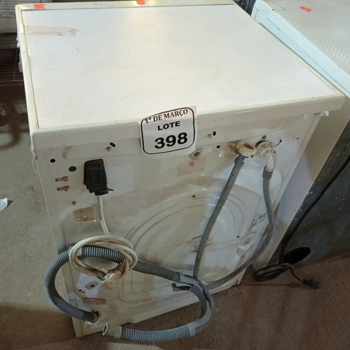 01 MÁQUINA DE LAVAR 5KG MARCA ELECTROLUX 220V. (NO ESTADO) ATENÇÃO! FAZER A VISITAÇÃO ANTES DE ARREMATAR, NÃO SABEMOS SE FUNCIONA. LEILÃO NÃO TEM GARANTIA E NEM DEVOLUÇÃO, SUJEITO A POSSÍVEIS AVARIAS VISÍVEIS/OCULTAS E/OU AUSÊNCIA DE COMPONENTES.