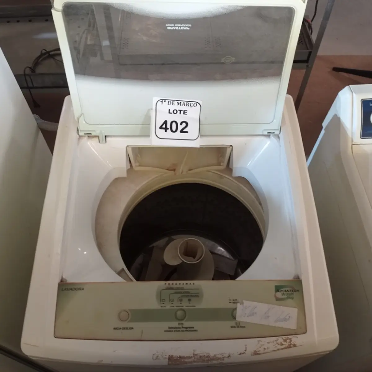 01 MÁQUINA DE LAVAR ROUPAS BRASTEMP 6KG 220V. (NO ESTADO) ATENÇÃO! FAZER A VISITAÇÃO ANTES DE ARREMATAR, NÃO SABEMOS SE FUNCIONA. LEILÃO NÃO TEM GARANTIA E NEM DEVOLUÇÃO, SUJEITO A POSSÍVEIS AVARIAS VISÍVEIS/OCULTAS E/OU AUSÊNCIA DE COMPONENTES.