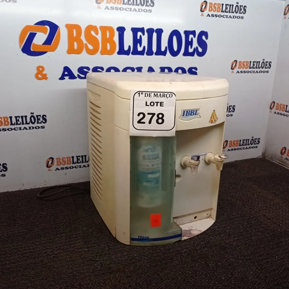 01 BEBEDOURO DE BANCADA IBBL. (NO ESTADO) ATENÇÃO! FAZER A VISITAÇÃO ANTES DE ARREMATAR, NÃO SABEMOS SE FUNCIONA. LEILÃO NÃO TEM GARANTIA E NEM DEVOLUÇÃO, SUJEITO A POSSÍVEIS AVARIAS VISÍVEIS/OCULTAS E/OU AUSÊNCIA DE COMPONENTES.