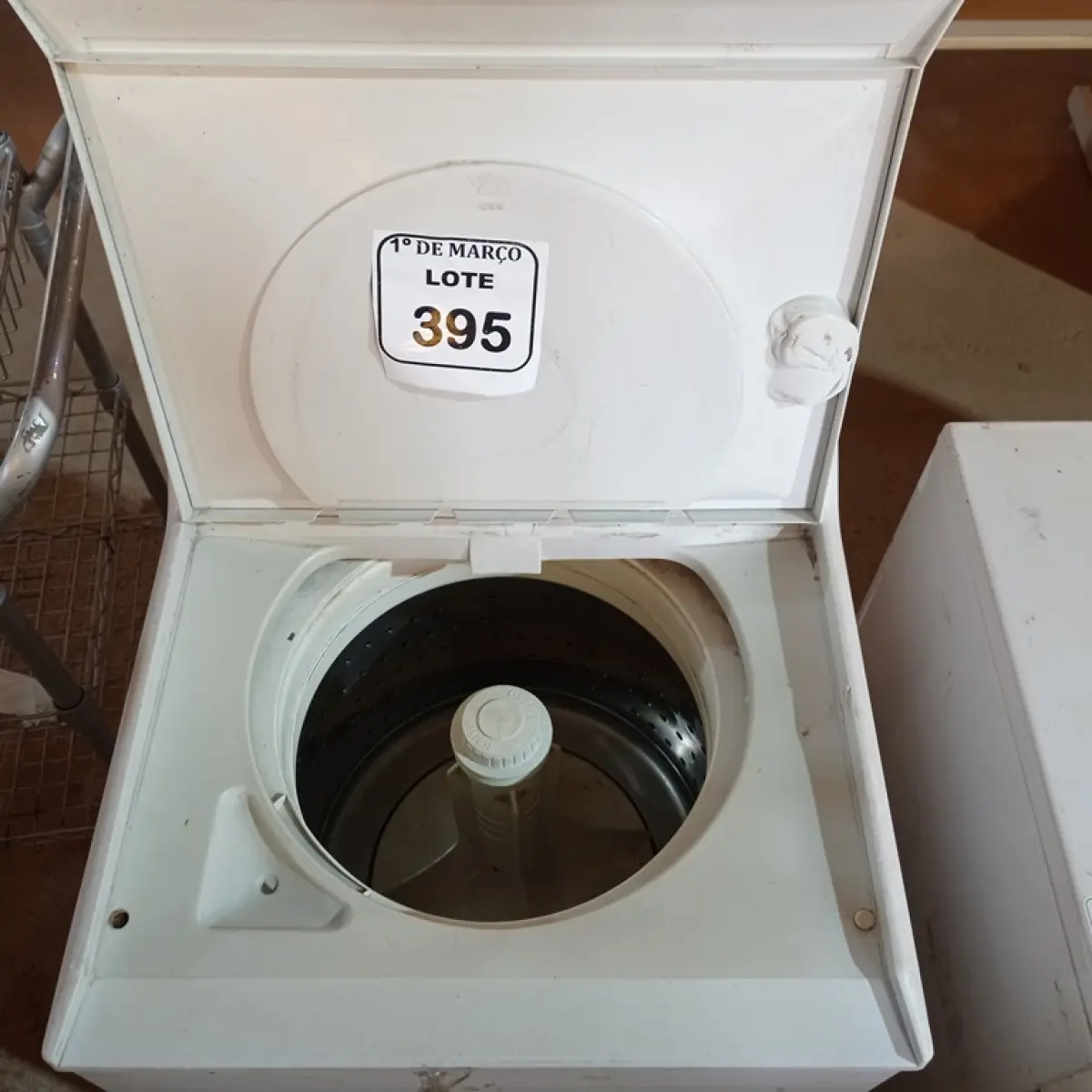 01 MÁQUINA DE LAVAR MARCA BRASTEMP 220V. (NO ESTADO) ATENÇÃO! FAZER A VISITAÇÃO ANTES DE ARREMATAR, NÃO SABEMOS SE FUNCIONA. LEILÃO NÃO TEM GARANTIA E NEM DEVOLUÇÃO, SUJEITO A POSSÍVEIS AVARIAS VISÍVEIS/OCULTAS E/OU AUSÊNCIA DE COMPONENTES.