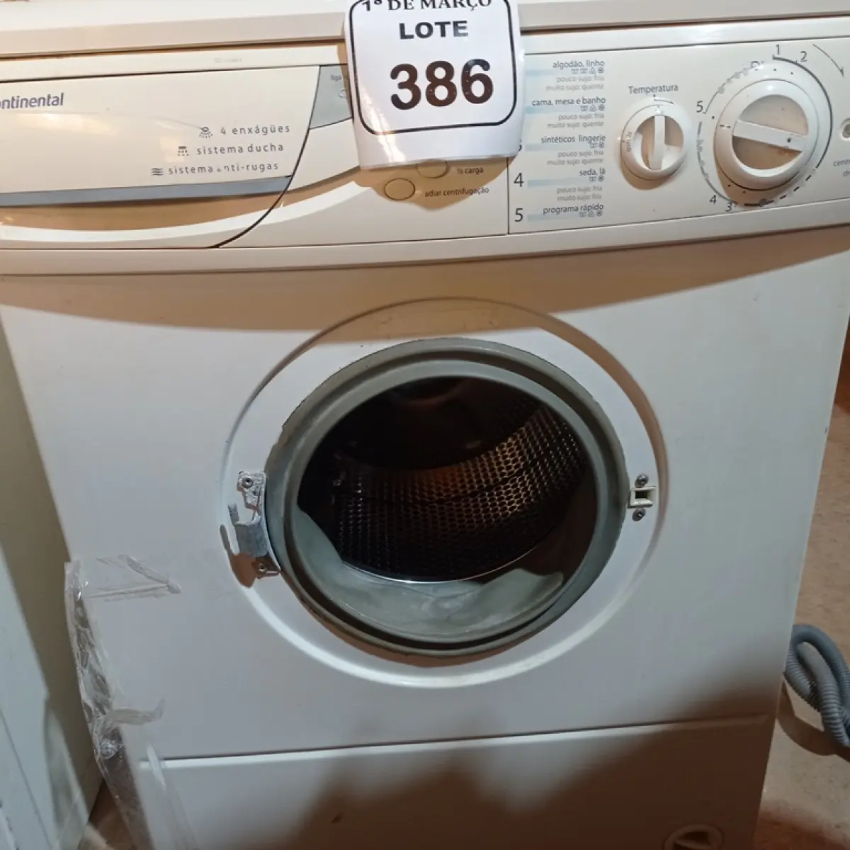 01 MÁQUINA DE LAVAR ROUPAS CONTINENTAL 220 VOLTS COM AVARIAS. (NO ESTADO) ATENÇÃO! FAZER A VISITAÇÃO ANTES DE ARREMATAR, NÃO SABEMOS SE FUNCIONA. LEILÃO NÃO TEM GARANTIA E NEM DEVOLUÇÃO, SUJEITO A POSSÍVEIS AVARIAS VISÍVEIS/OCULTAS E/OU AUSÊNCIA DE COMPONENTES.