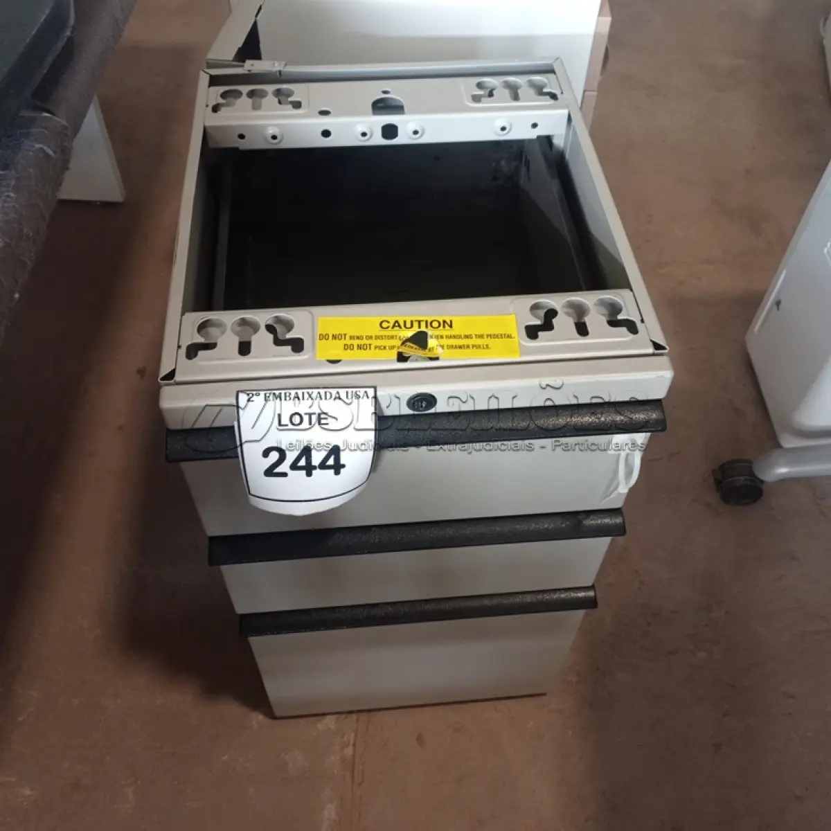 LOTE 244
