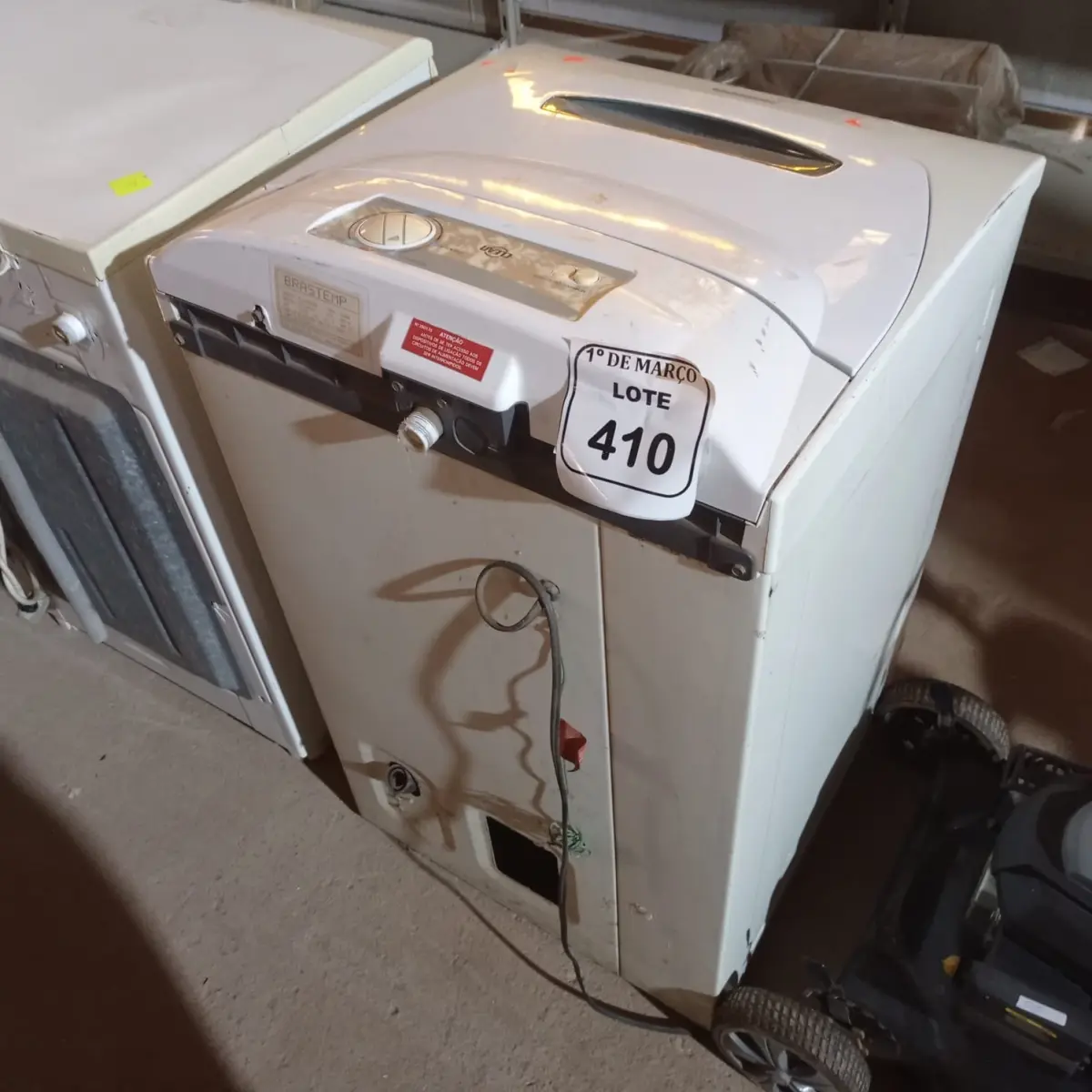 01 MÁQUINA DE LAVAR ROUPAS BRASTEMP. (NO ESTADO) ATENÇÃO! FAZER A VISITAÇÃO ANTES DE ARREMATAR, NÃO SABEMOS SE FUNCIONA. LEILÃO NÃO TEM GARANTIA E NEM DEVOLUÇÃO, SUJEITO A POSSÍVEIS AVARIAS VISÍVEIS/OCULTAS E/OU AUSÊNCIA DE COMPONENTES.
