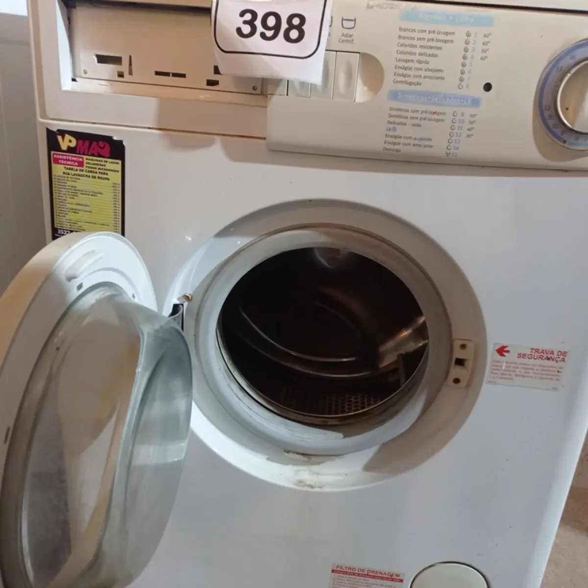 01 MÁQUINA DE LAVAR 5KG MARCA ELECTROLUX 220V. (NO ESTADO) ATENÇÃO! FAZER A VISITAÇÃO ANTES DE ARREMATAR, NÃO SABEMOS SE FUNCIONA. LEILÃO NÃO TEM GARANTIA E NEM DEVOLUÇÃO, SUJEITO A POSSÍVEIS AVARIAS VISÍVEIS/OCULTAS E/OU AUSÊNCIA DE COMPONENTES.