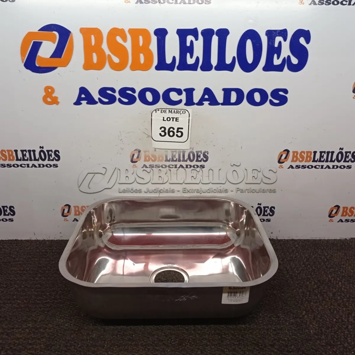 LOTE 365 - 01 CUBA EM INOX STANDART 400X340X140MM.(NOVO). (NO ESTADO) ATENÇÃO! FAZER A VISITAÇÃO ANTES DE ARREMATAR, NÃO SABEMOS SE FUNCIONA. LEILÃO NÃO TEM GARANTIA E NEM DEVOLUÇÃO, SUJEITO A POSSÍVEIS AVARIAS VISÍVEIS/OCULTAS E/OU AUSÊNCIA DE COMPONENTES.