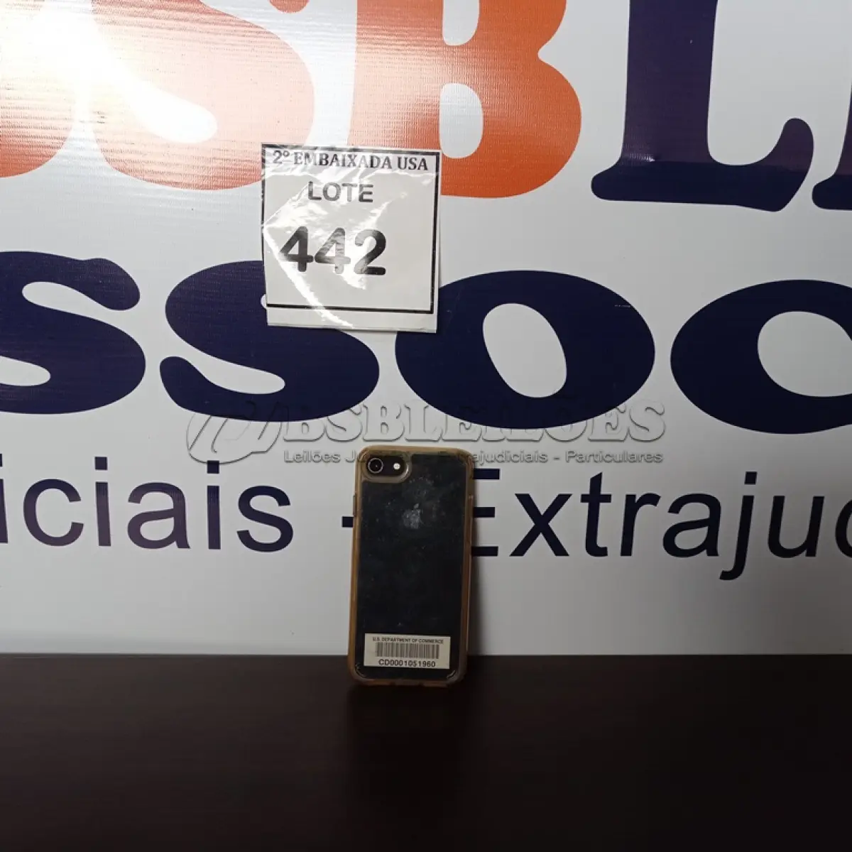 LOTE 442 - 01 IPHONE CD00010511960. (NO ESTADO EM QUE SE ENCONTRA. SUJEITO A AVARIAS OCULTAS/VISÍVEIS.)