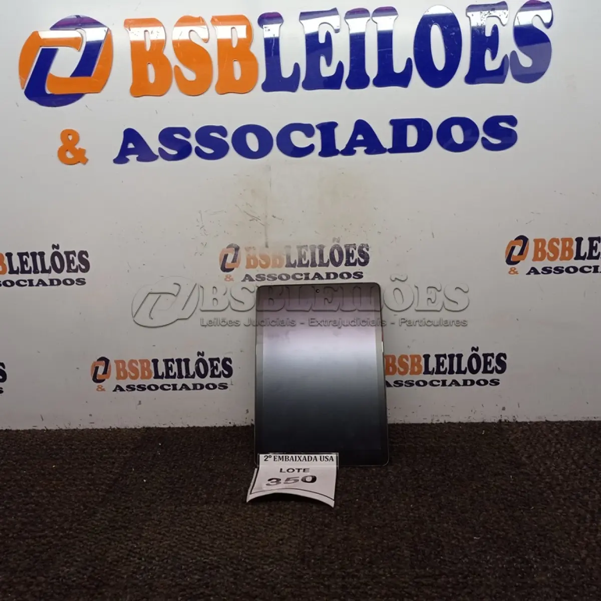 LOTE 350 - 01 IPAD CD0004044843. (NO ESTADO EM QUE SE ENCONTRA. SUJEITO A AVARIAS OCULTAS/VISÍVEIS.)