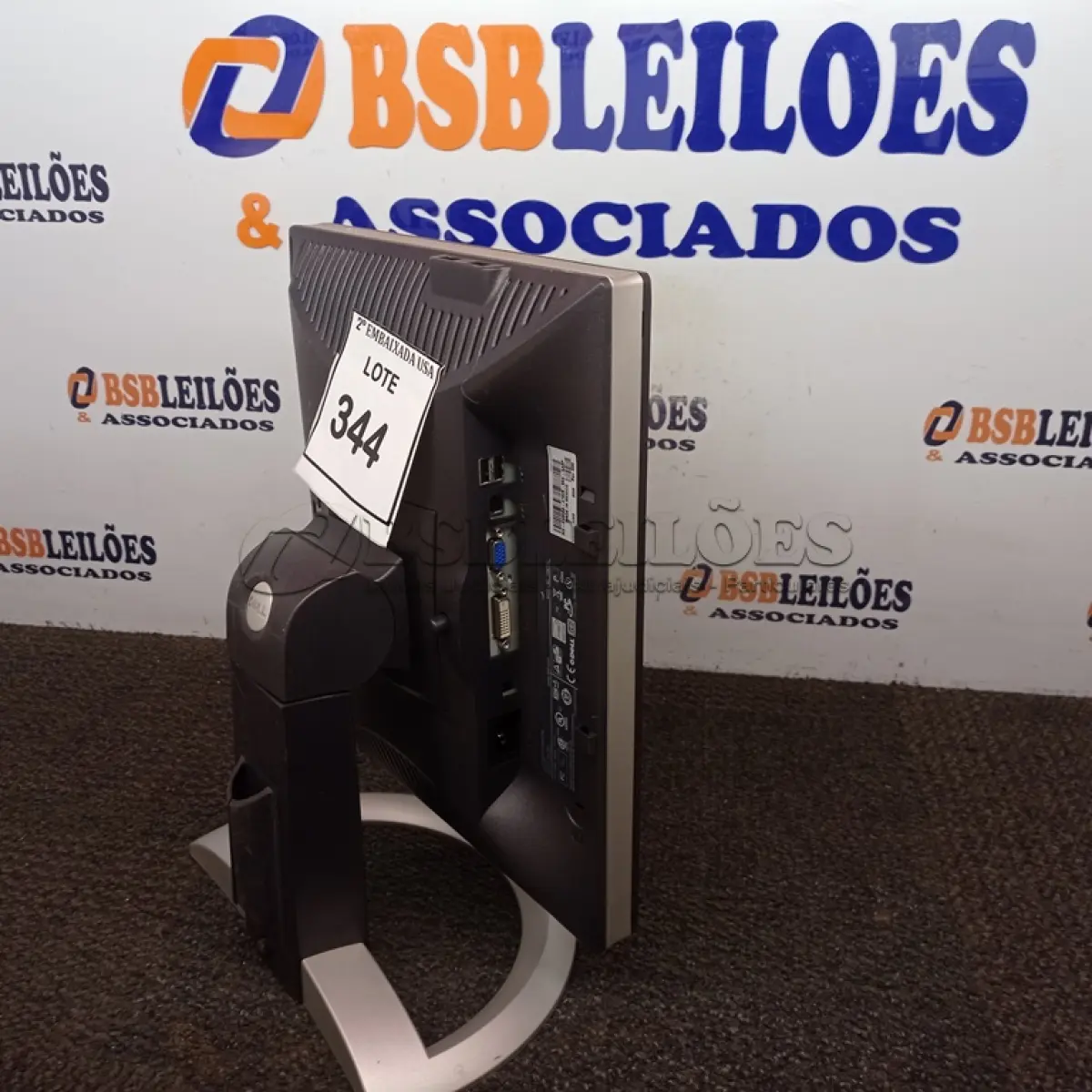 LOTE 344 - 01 MONITOR DELL. (NO ESTADO EM QUE SE ENCONTRA. SUJEITO A AVARIAS OCULTAS/VISÍVEIS.)