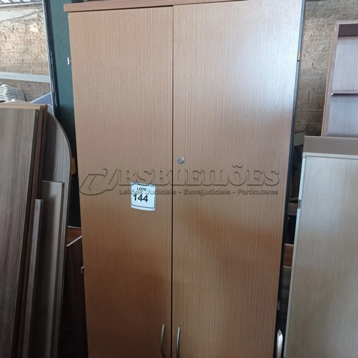 LOTE 144