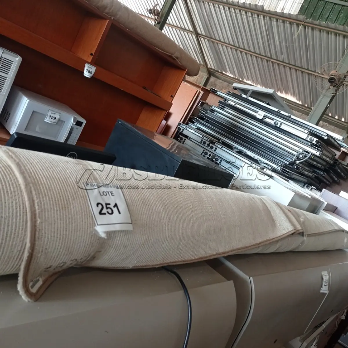 LOTE 251