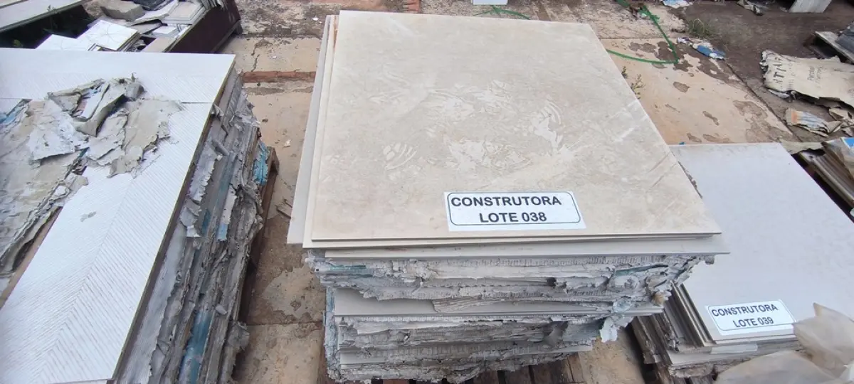 LOTE 038