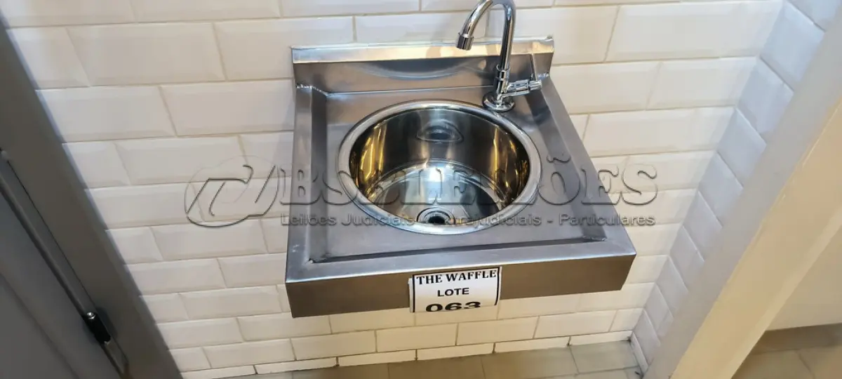 LOTE 063 - 01 PIA EM INOX PARA LAVATÓRIO. (NO ESTADO) ATENÇÃO! FAZER A VISITAÇÃO ANTES DE ARREMATAR, NÃO SABEMOS SE FUNCIONA. LEILÃO NÃO TEM GARANTIA E NEM DEVOLUÇÃO, SUJEITO A POSSÍVEIS AVARIAS VISÍVEIS/OCULTAS E/OU AUSÊNCIA DE COMPONENTES.