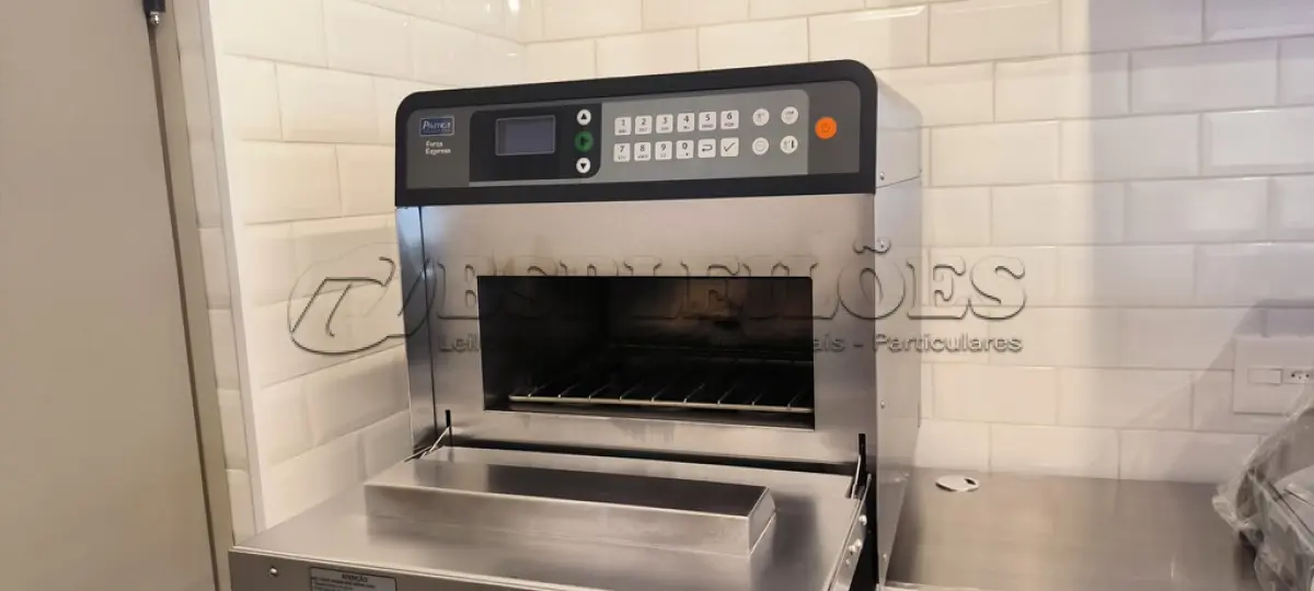 LOTE 101 - 01 FORNO ELÉTRICO FORZA EXPRESS PRATICA. (NO ESTADO) ATENÇÃO! FAZER A VISITAÇÃO ANTES DE ARREMATAR, NÃO SABEMOS SE FUNCIONA. LEILÃO NÃO TEM GARANTIA E NEM DEVOLUÇÃO, SUJEITO A POSSÍVEIS AVARIAS VISÍVEIS/OCULTAS E/OU AUSÊNCIA DE COMPONENTES.
