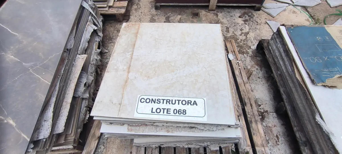 LOTE 068