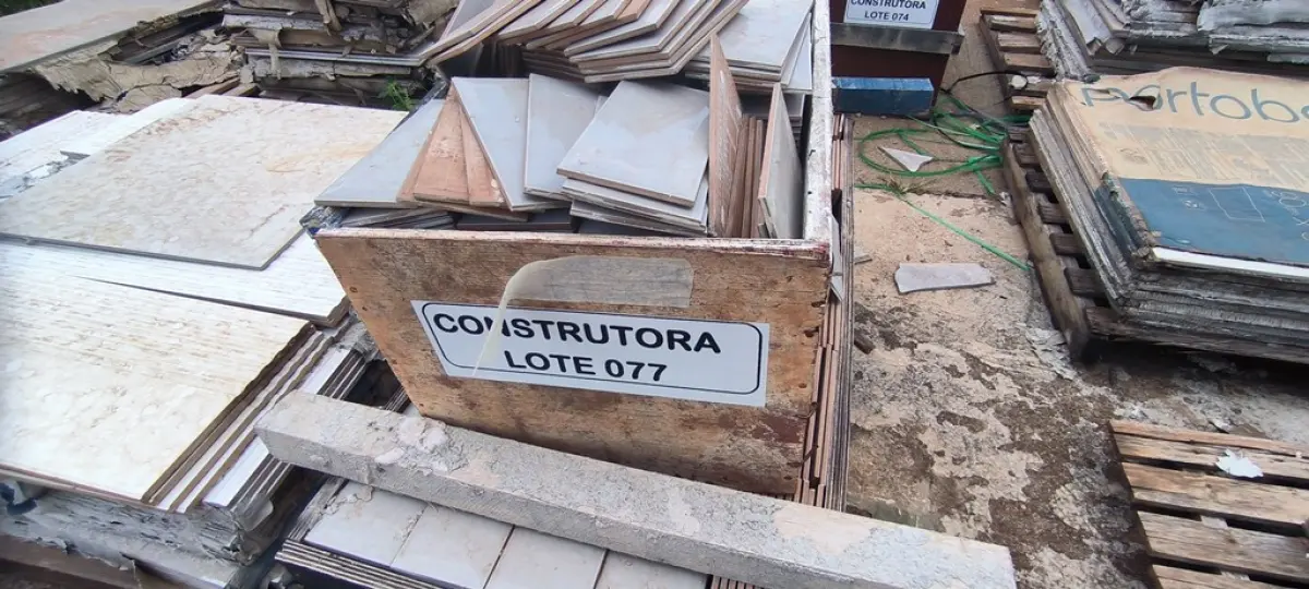 LOTE 077